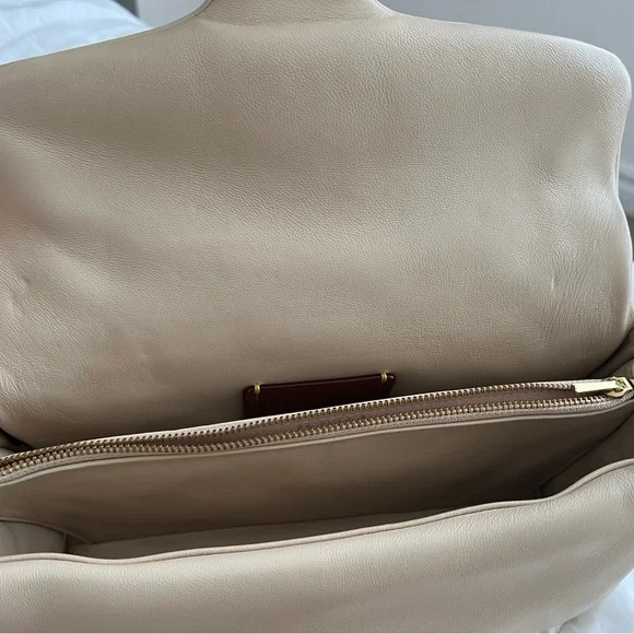 Coach Ivory Pillow Tabby 26 - Picture 4 of 10